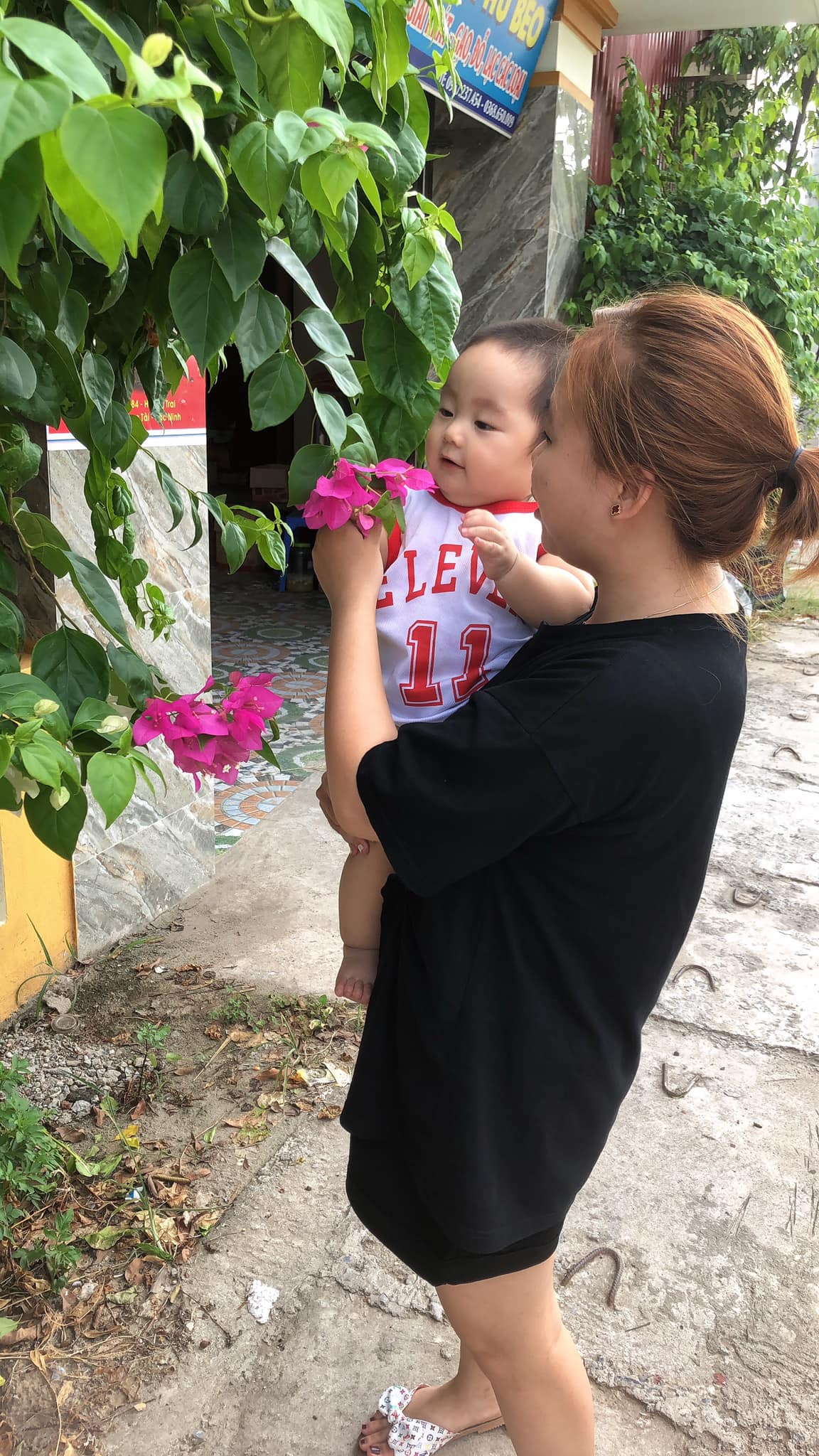Cuộc thi Gia đình vui khoẻ - Khoe hình nhận thưởng - Tình yêu to đùng của mẹ 