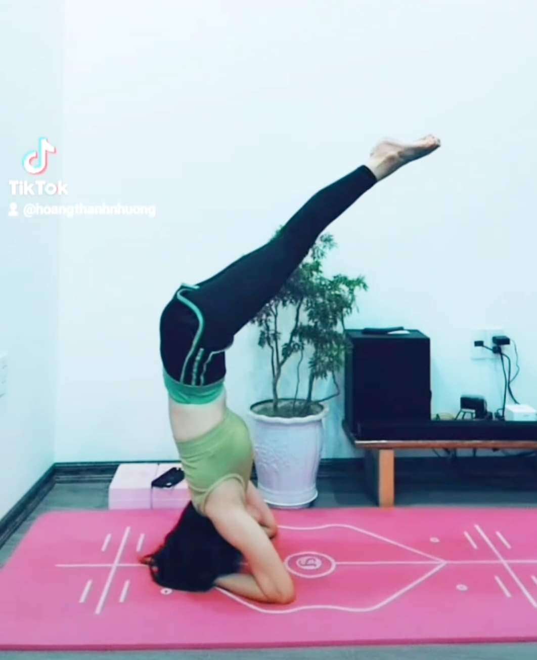 YOGA TRỒNG CHUỐI 