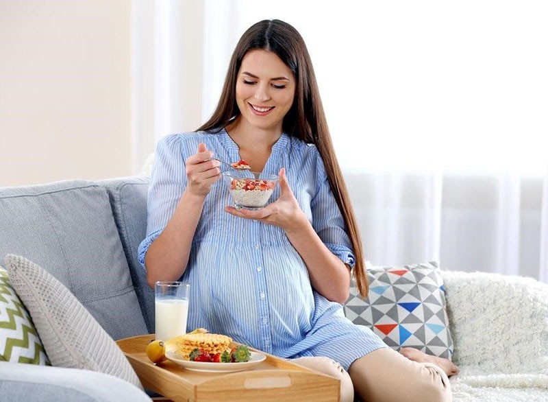 Mang thai 3 tháng đầu thai kỳ nên ăn gì để cả mẹ và con đều khỏe?