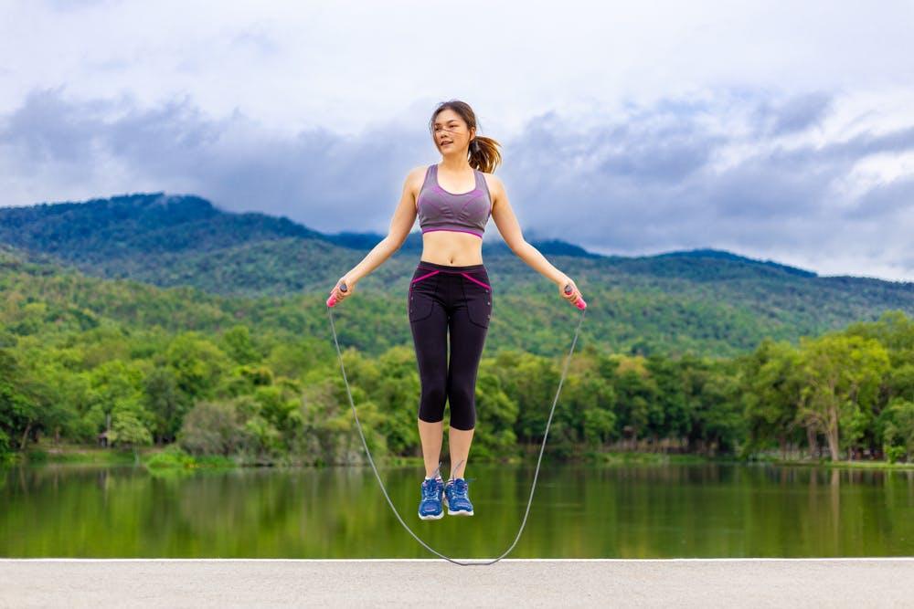 Nhảy dây có làm to bắp chân không? Cách nhảy dây đúng cách 