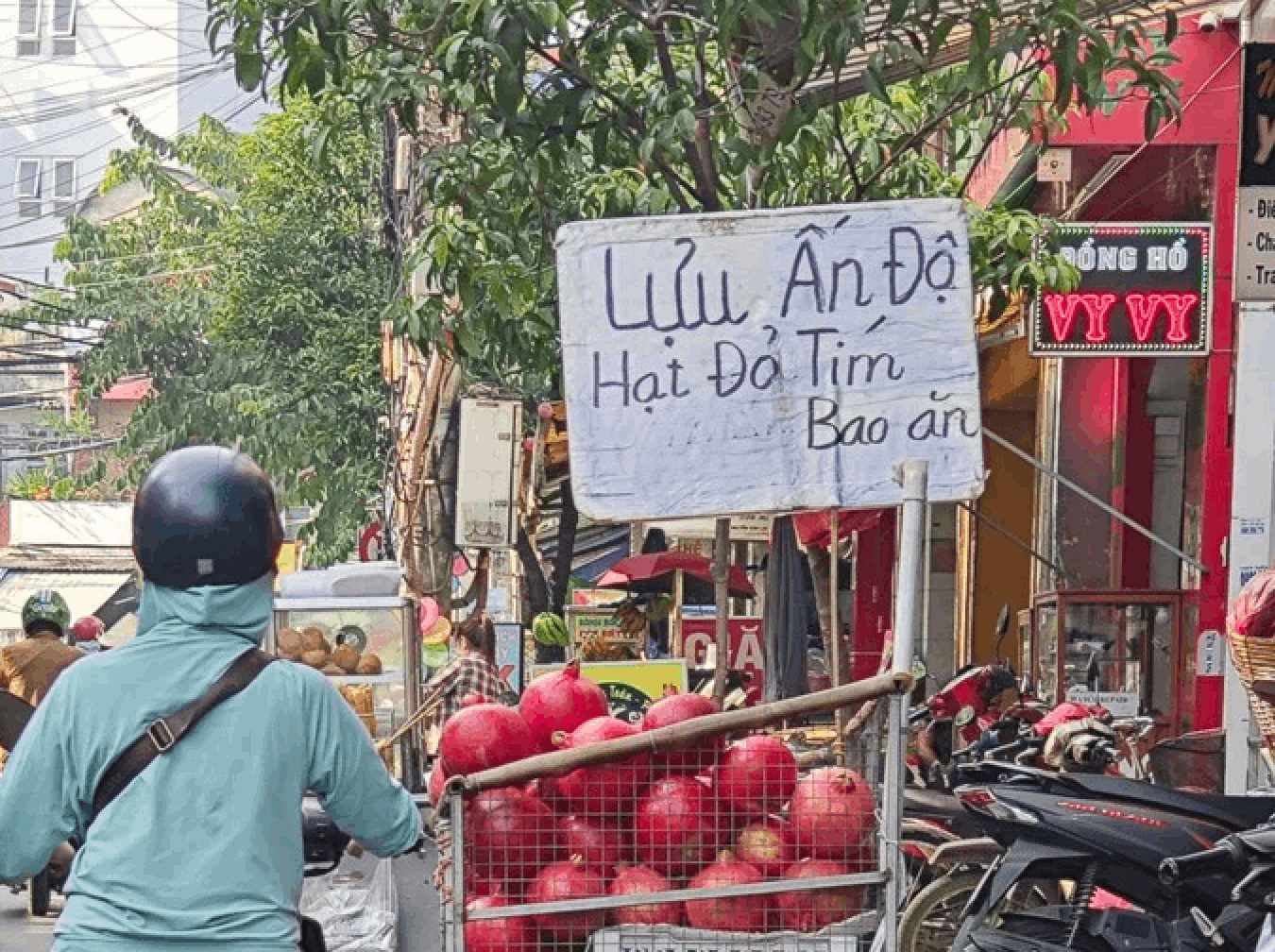 Lý do khiến lựu đỏ, nho mẫu đơn... ngày càng rẻ