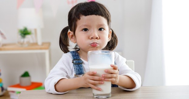 82% trẻ thiếu máu do thiếu sắt vì uống quá nhiều sữa. Bố mẹ đọc hết bài này để hiểu vì sao nhé