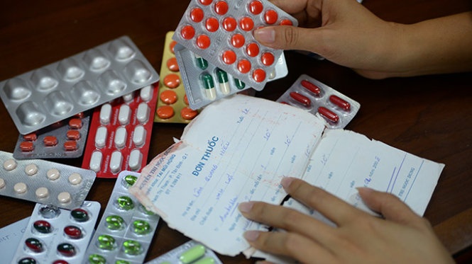 Đi cấp cứu vì thói quen dùng thuốc tai hại nhiều người Việt thường làm
