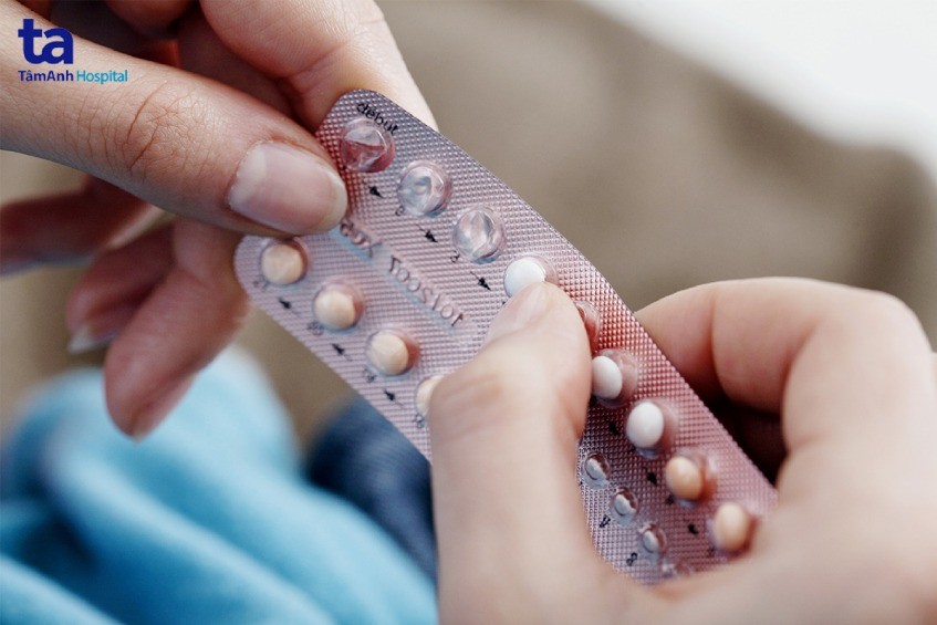 Uống thuốc tránh thai: Lợi ích hay hệ lụy? Giải đáp thắc mắc cho phụ nữ